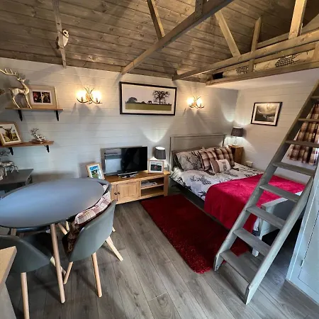 Luxury Woodland Lodge Newport Pagnell Exterior foto