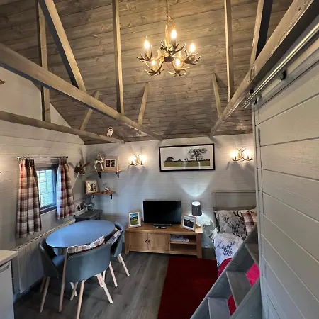 Luxury Woodland Lodge Newport Pagnell Exterior foto