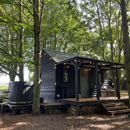 Luxury Woodland Lodge Newport Pagnell Exterior foto